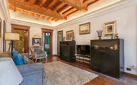 Pontevecchio Stylish Apartment In Florence
